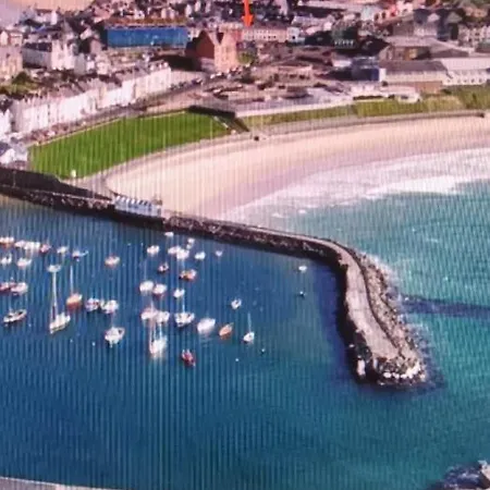Апартаменты 2 Bed Flat Right In Centre Of Portrush Town Экстерьер фото
