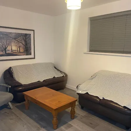 Апартаменты 2 Bed Flat Right In Centre Of Portrush Town Экстерьер фото