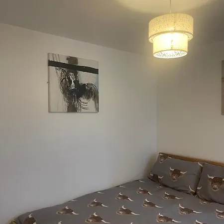 Апартаменты 2 Bed Flat Right In Centre Of Portrush Town Экстерьер фото