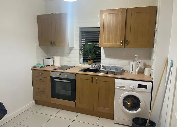 2 Bed Flat Right In Centre Of Portrush Town