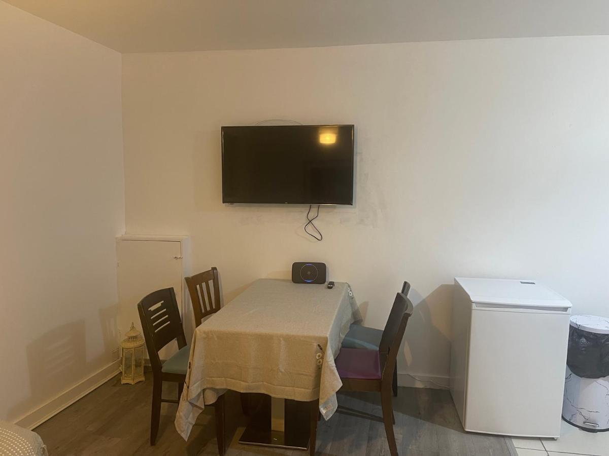 Апартаменты 2 Bed Flat Right In Centre Of Town *
